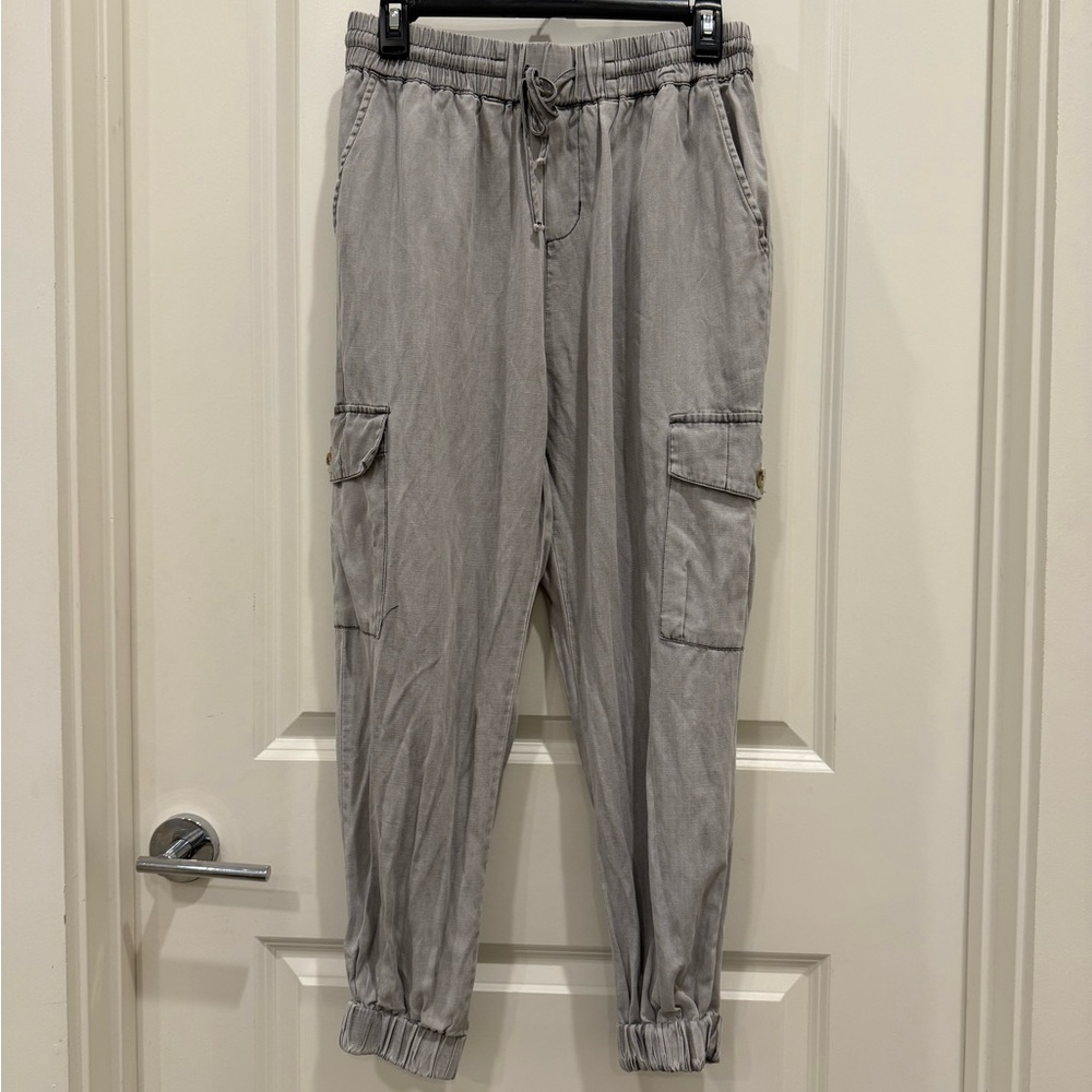 Dress Forum Light Gray Cargo Pants